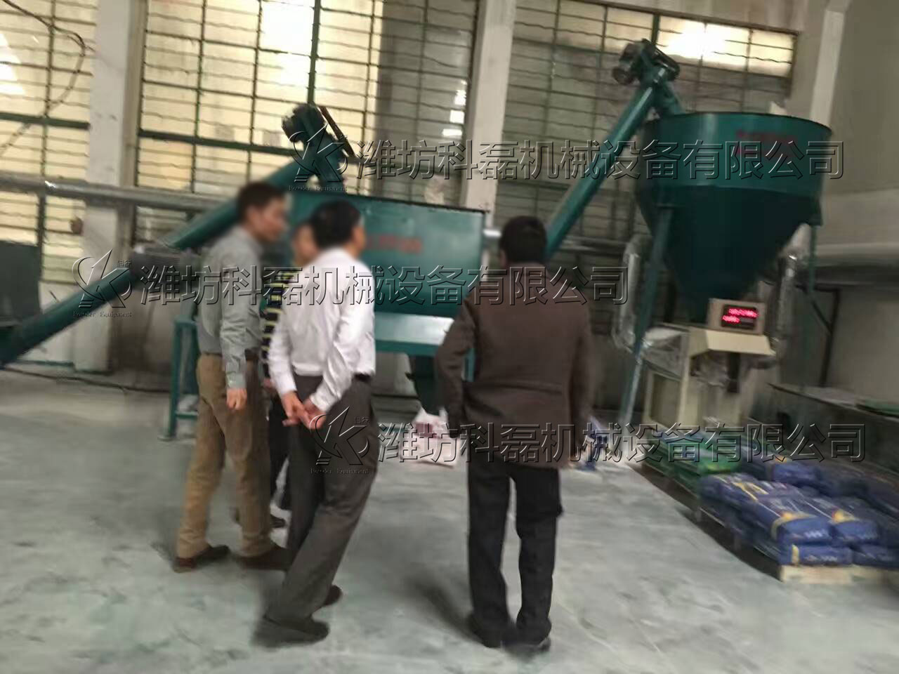 山東東營客戶(hù)膩子粉生産線(xiàn)實拍 第2張