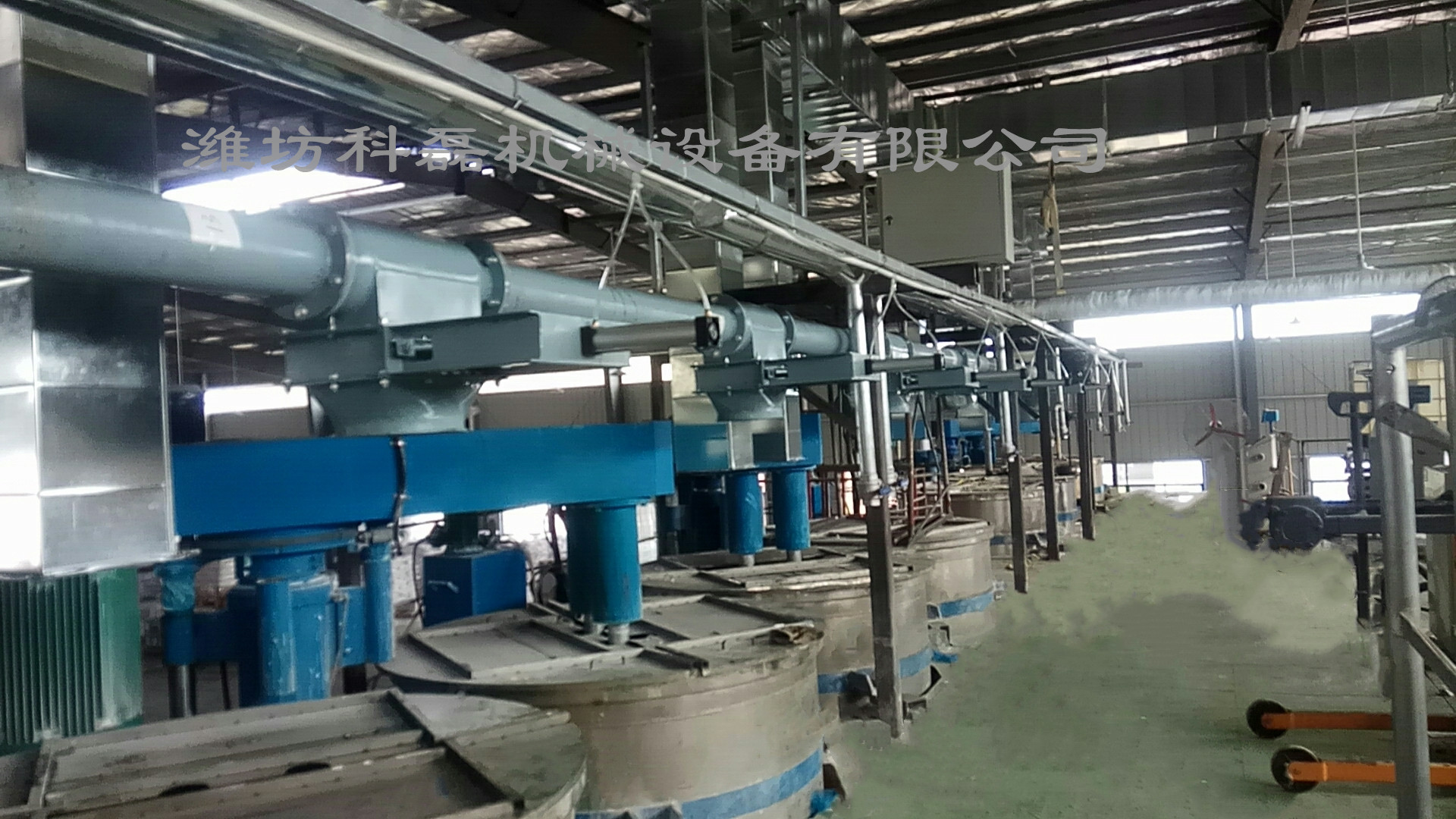 襄阳用裕橡胶(jiāo)制造有限公司管(guan)鏈輸送機噸袋拆(chāi)包機使用現場實(shi)拍 第2張