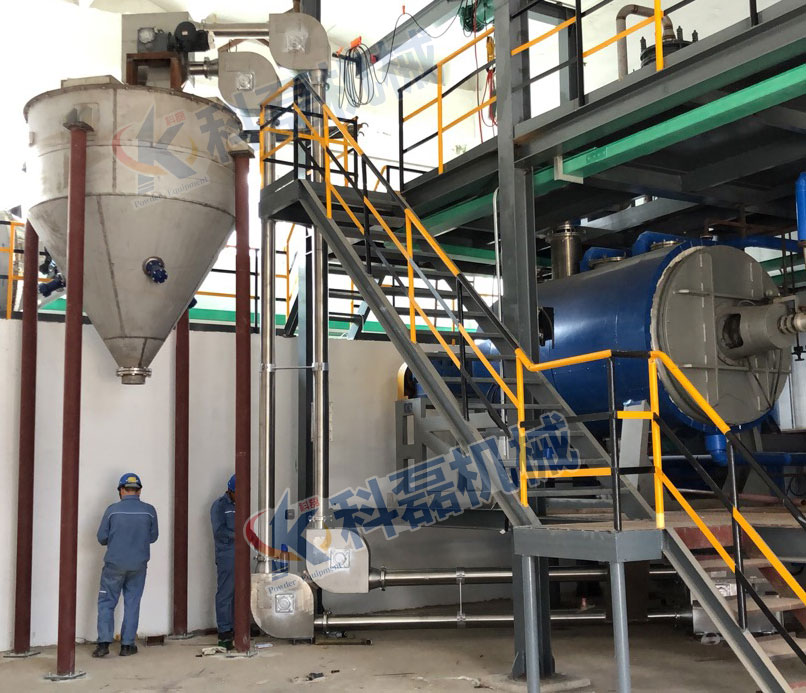 襄(xiang)阳用裕(yù)橡胶制(zhì)造有限(xian)公司不(bu)鏽鋼管(guǎn)鏈輸送(sòng)機客戶(hù)現場實(shi)拍 第1張(zhāng)