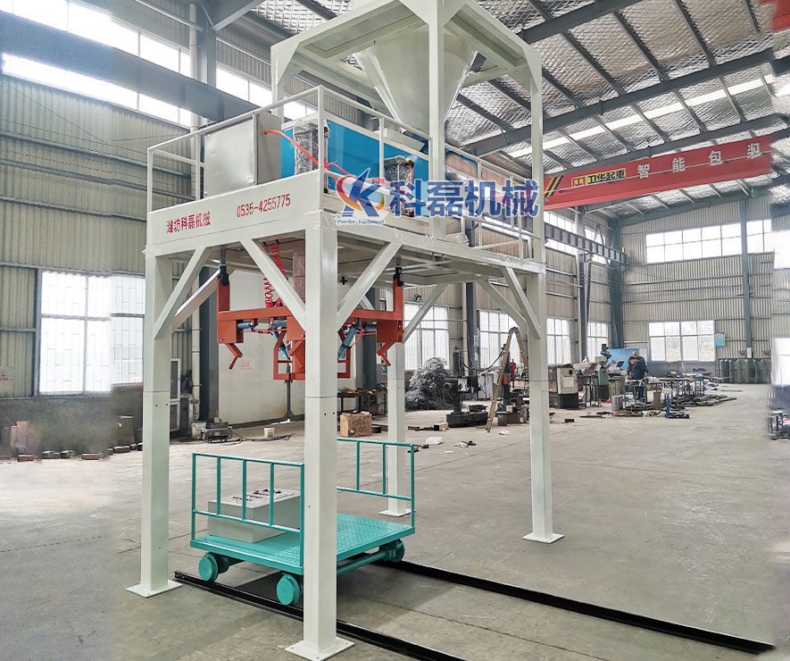 襄阳用裕橡胶制(zhi)造有限公司機械(xiè)噸袋包裝機