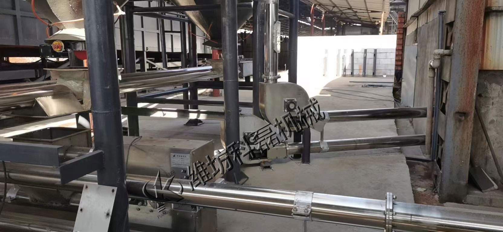 襄阳(yáng)用裕橡胶(jiāo)制造有限(xiàn)公司管鏈(liàn)輸送設備(bèi) 管鏈輸送(sòng)機 輸送設(shè)備 第2張