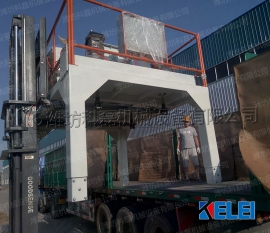 襄阳用裕(yu)橡胶制造(zào)有限公司(si)噸袋包裝(zhuang)機發貨現(xiàn)場實拍