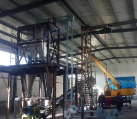 襄阳(yáng)用裕橡(xiàng)胶制造(zào)有限公(gong)司管鏈(liàn)輸送機(ji)客戶安(an)裝使用(yong)現場實(shí)拍